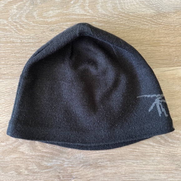 Bird Head Toque - Picture 4 of 4